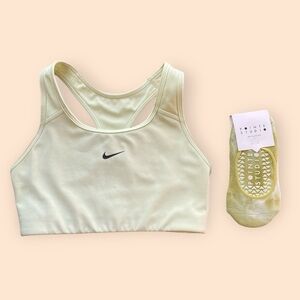 Nike Top & Pointe Studio Yoga Sox NWT Light Mint Excellent Condition